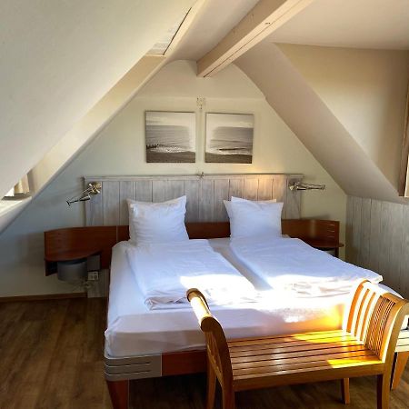 T Huuske Tuinappartement Met Fantastisch Uitzicht, Nabij Zee Zonnemaire Zewnętrze zdjęcie
