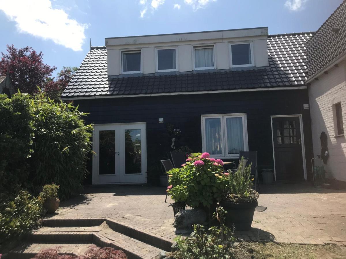 T Huuske Tuinappartement Met Fantastisch Uitzicht, Nabij Zee Zonnemaire Zewnętrze zdjęcie