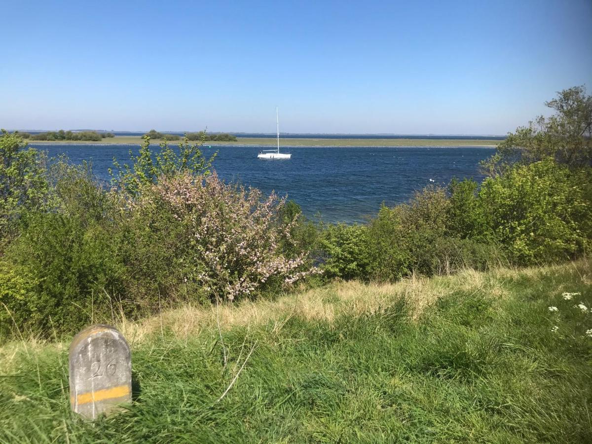 T Huuske Tuinappartement Met Fantastisch Uitzicht, Nabij Zee Zonnemaire Zewnętrze zdjęcie