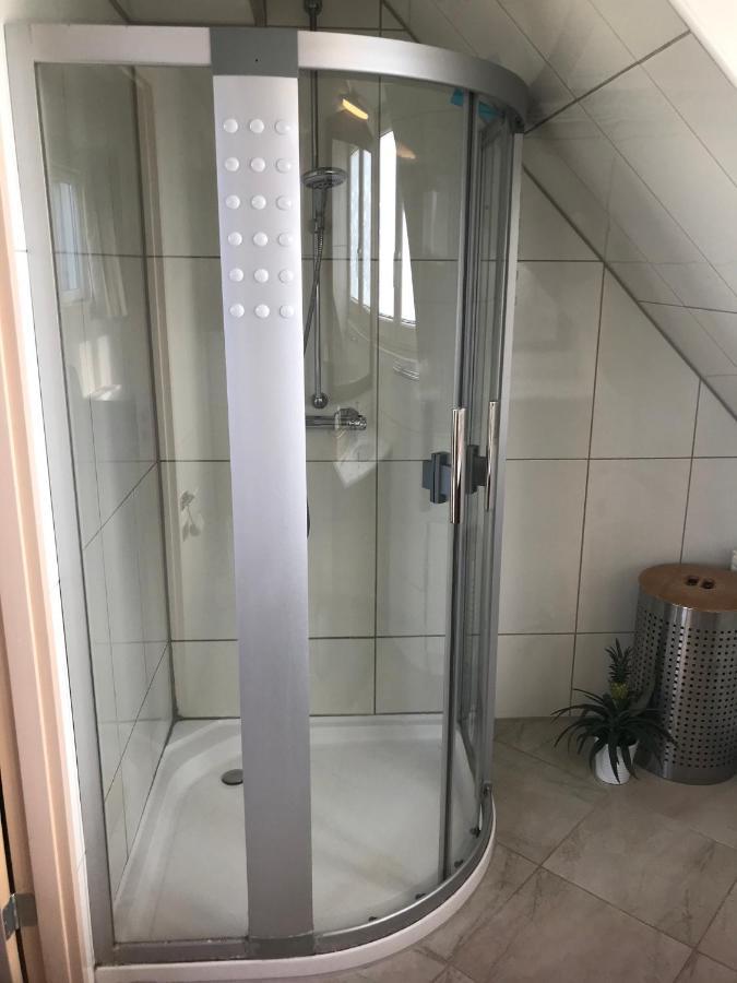 T Huuske Tuinappartement Met Fantastisch Uitzicht, Nabij Zee Zonnemaire Zewnętrze zdjęcie