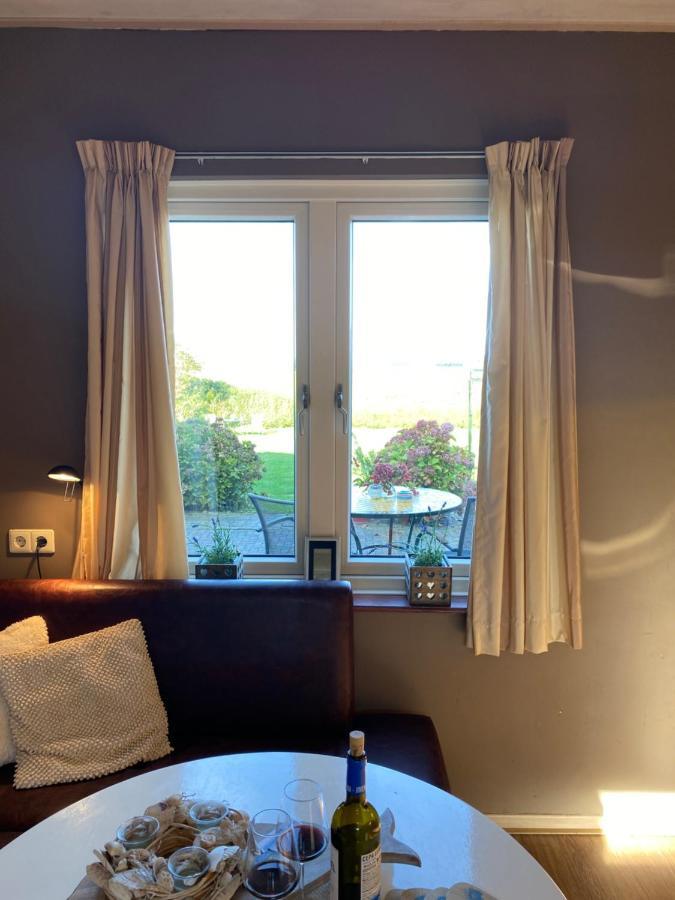 T Huuske Tuinappartement Met Fantastisch Uitzicht, Nabij Zee Zonnemaire Zewnętrze zdjęcie